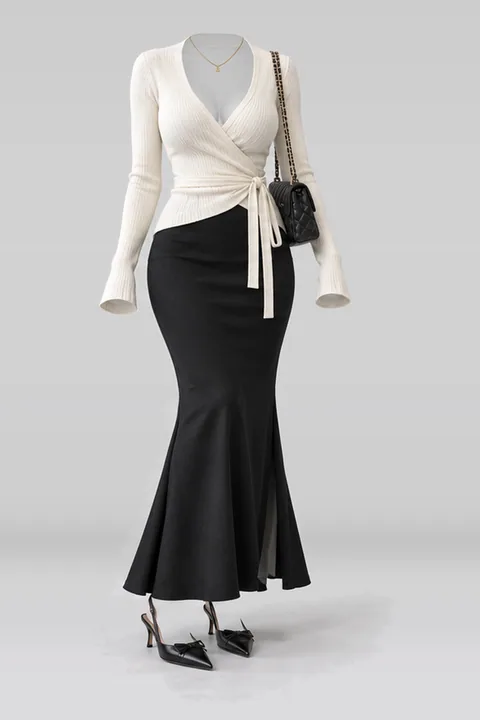 Ivory knit black skirt bag gold